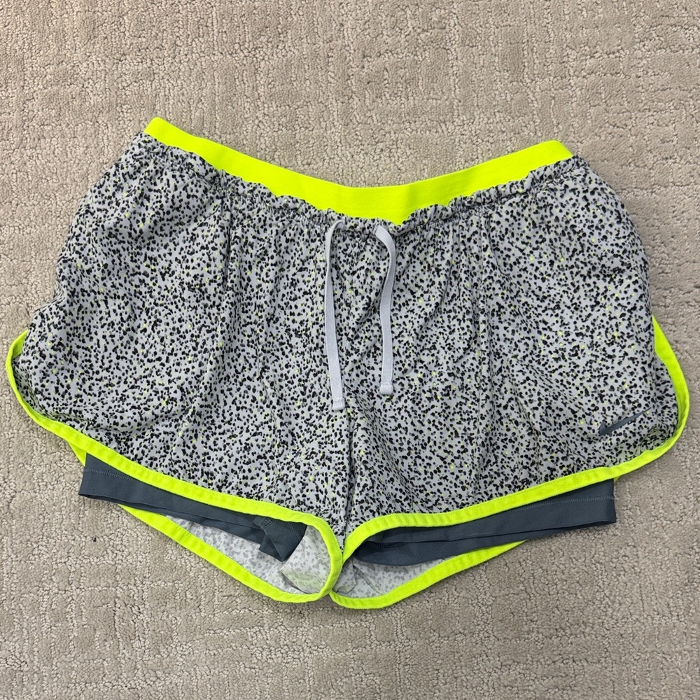 Nike Women's Dry Fit Patterned Running Shorts - size M